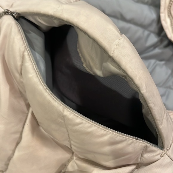 Patagonia Fiona Down Jacket Style 28355F9 - Picture 8 of 9